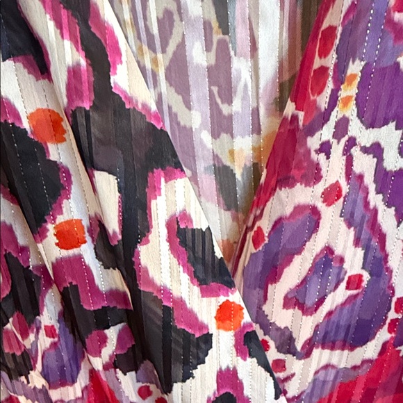 Colorful Patterned Blouse - Picture 4 of 5